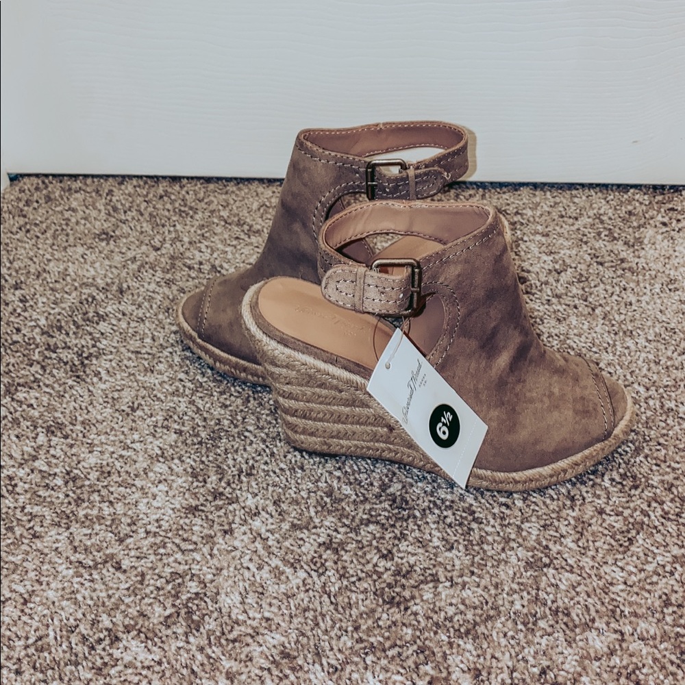 Wedges - Picture 2 of 3